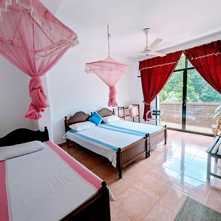 Shrine Inn Kandy Exterior photo
